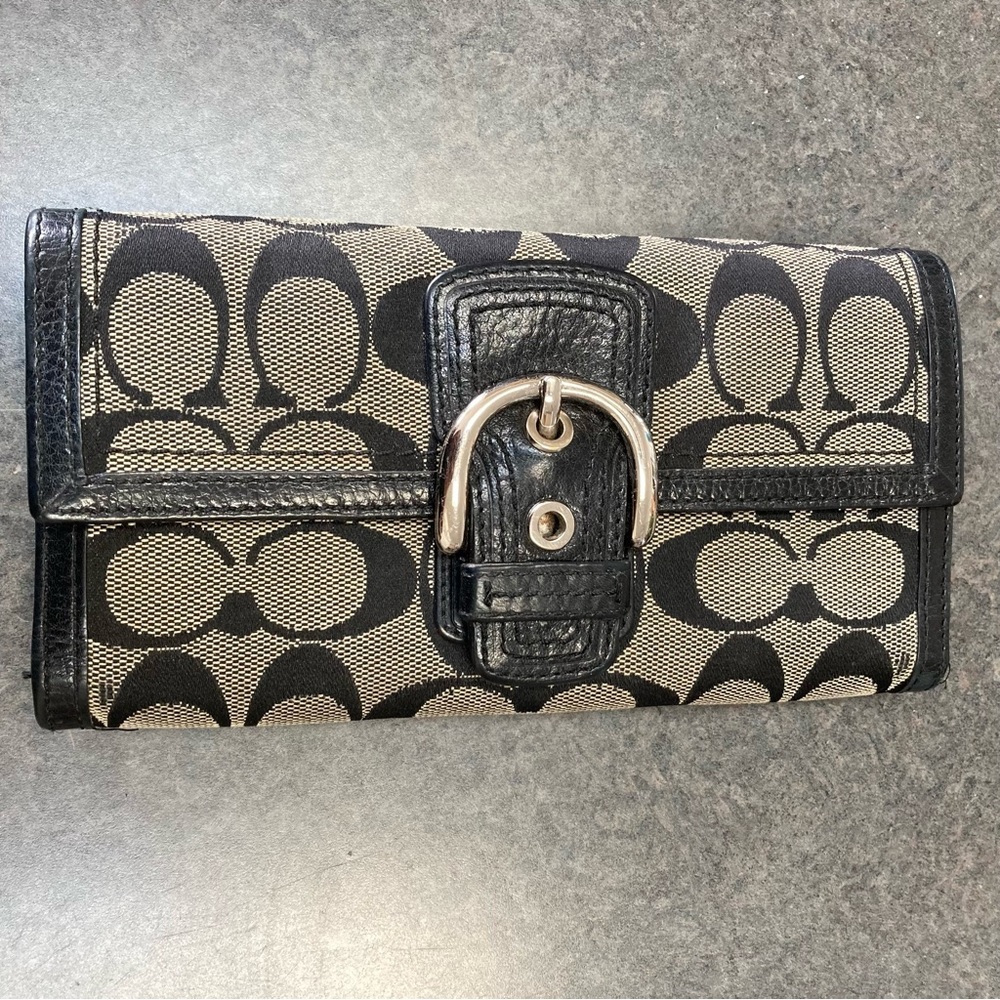 Coach Black & Tan Large Buckle Detail Snap Closure Bilfold Wallet